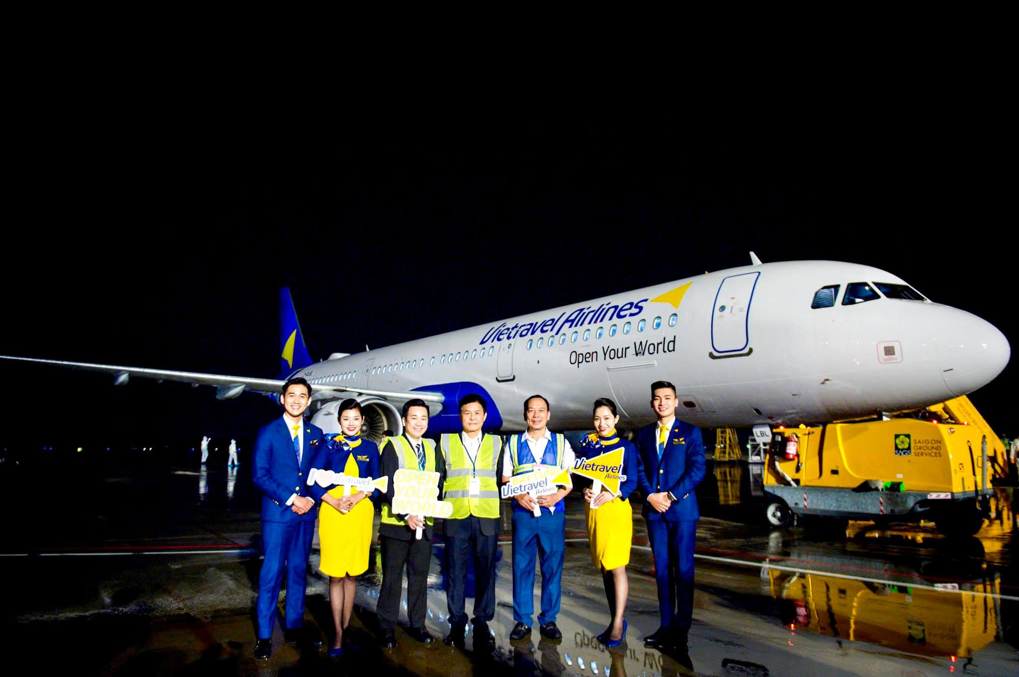 Nghi thức phun vòi rồng chào đón tàu bay thứ 2 của Vietravel Airlines